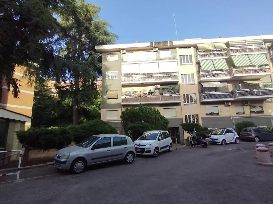Cozy Apartment In Quiet And Green Area Rome